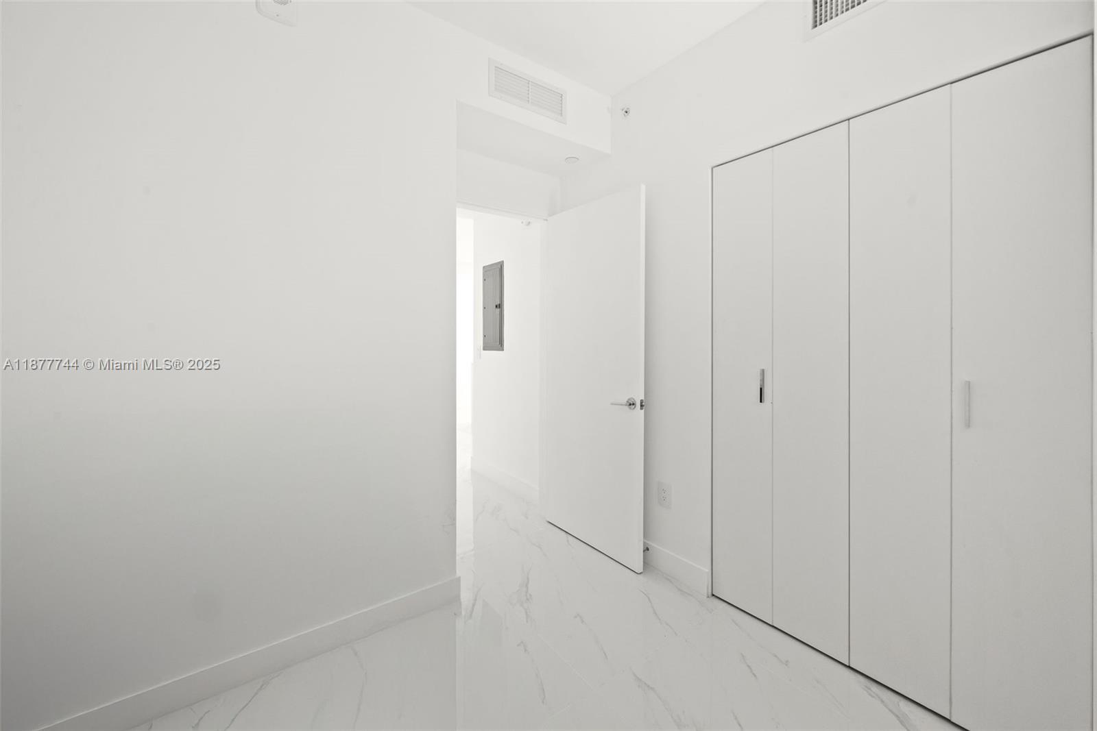 ARIA RESERVE - Residential Lease