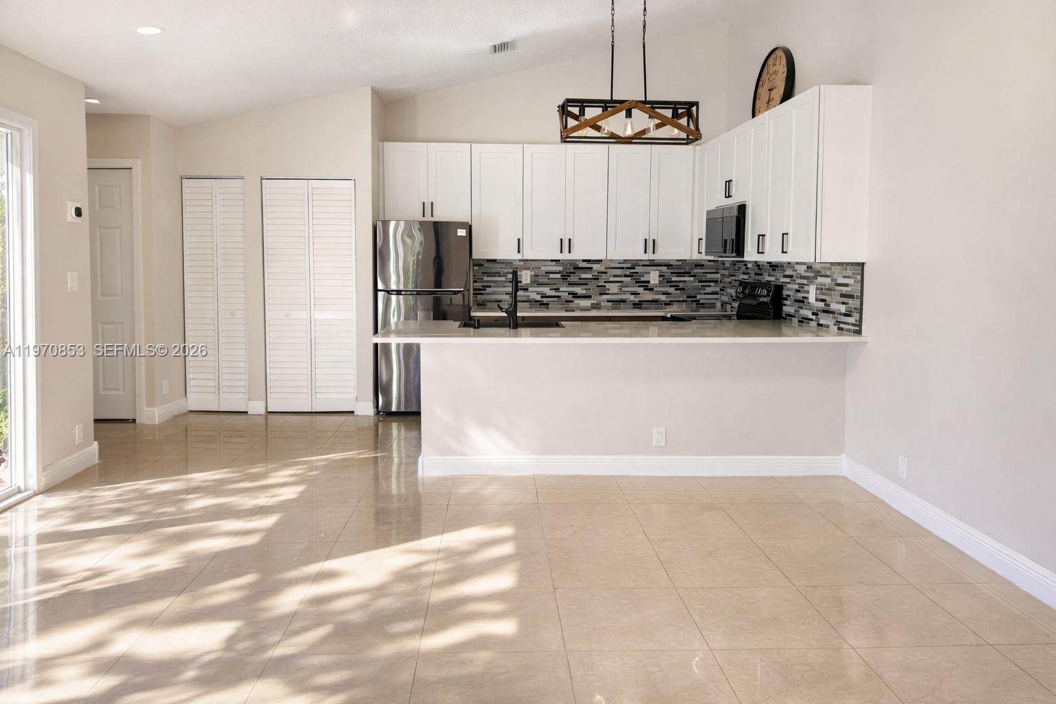 1186 Periwinkle Pl -