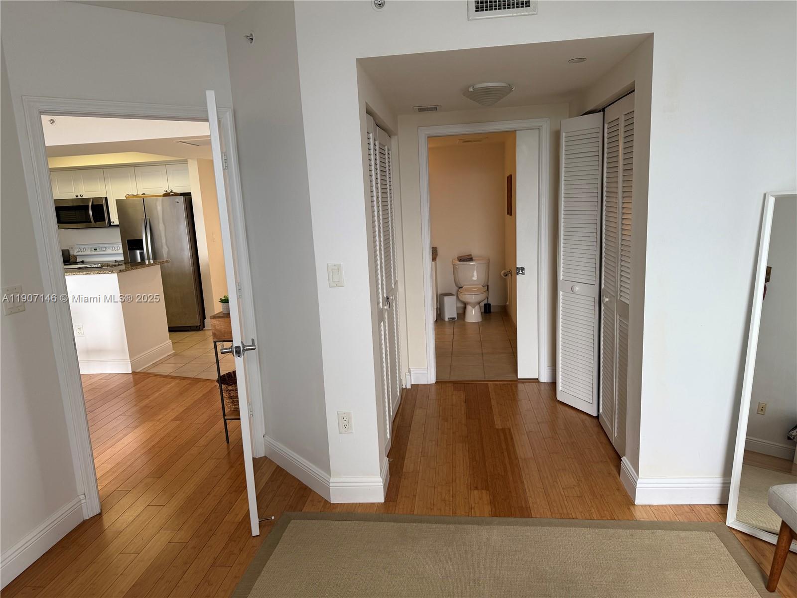 TURNBERRY ON THE GREEN CO - Residential Lease