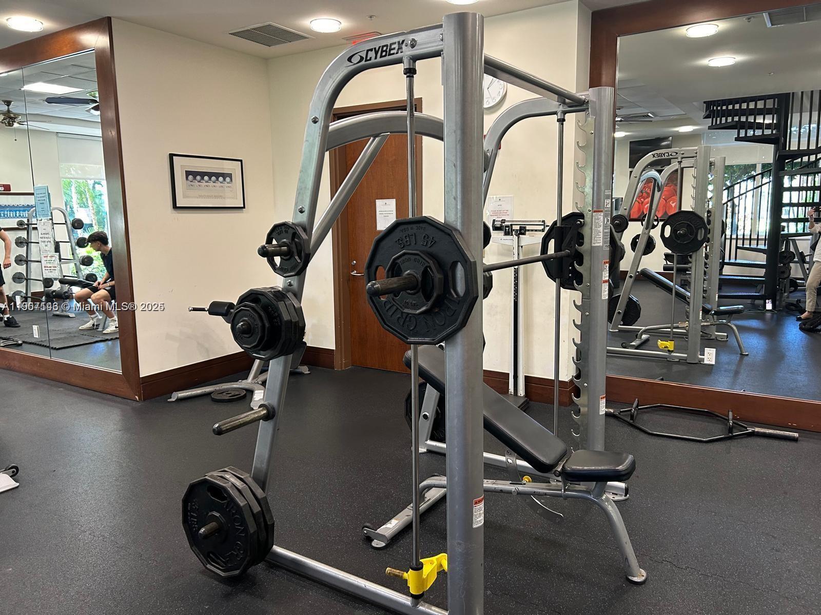 TURNBERRY ON THE GREEN CO - Residential Lease