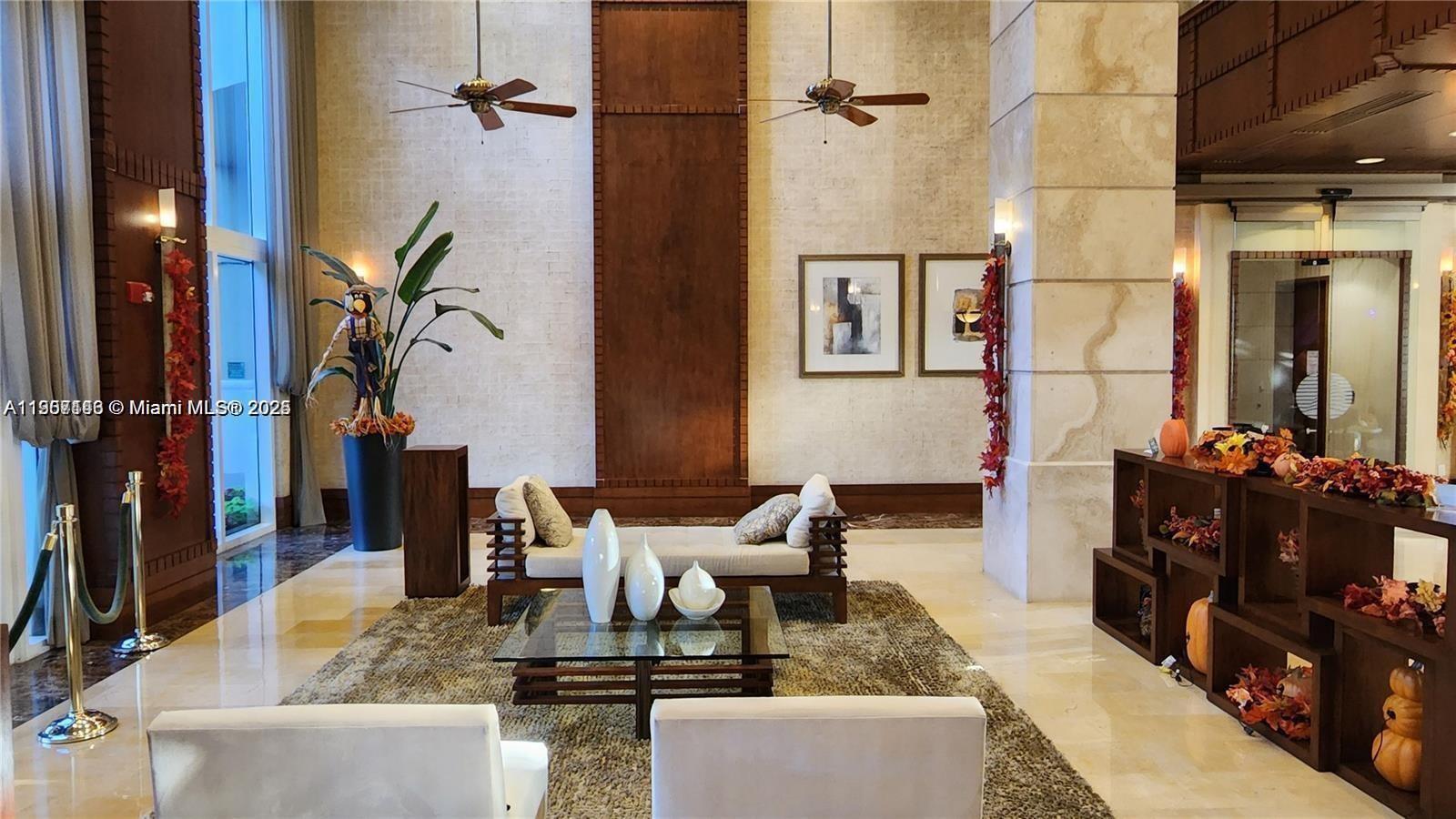 TURNBERRY ON THE GREEN CO - Residential Lease