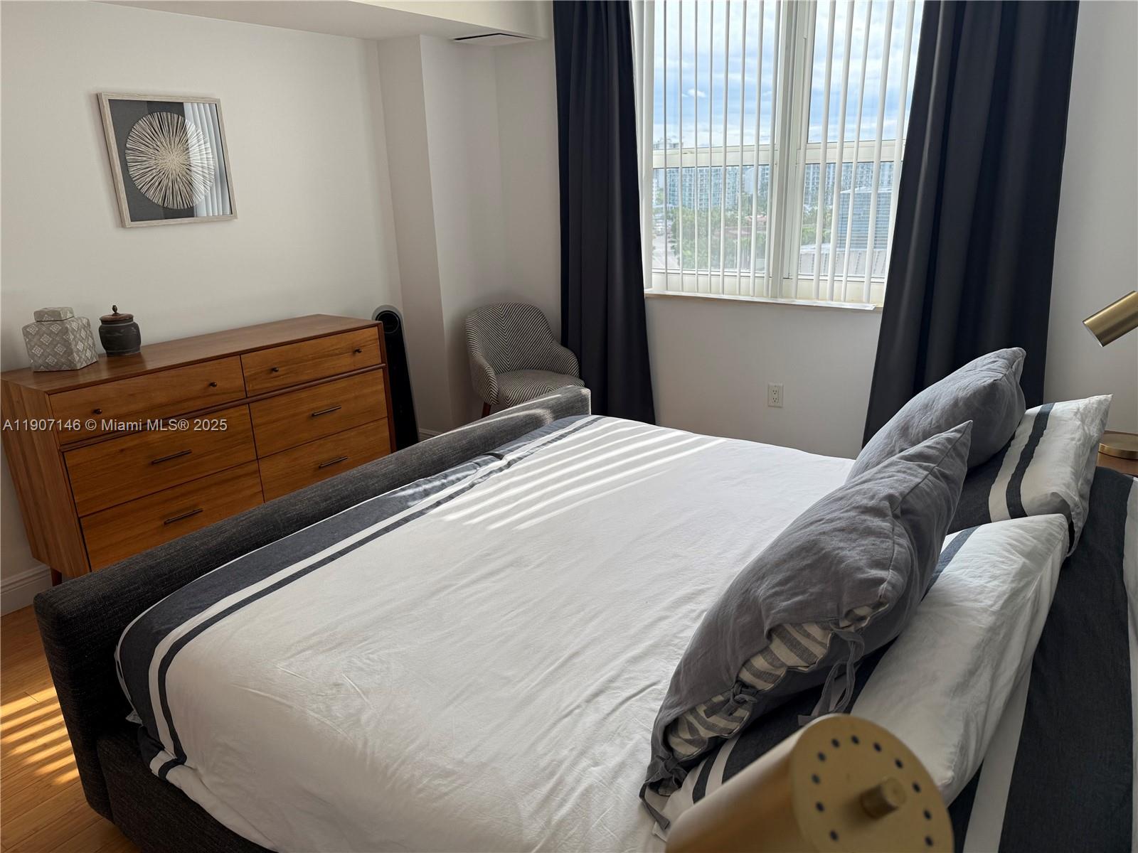 TURNBERRY ON THE GREEN CO - Residential Lease