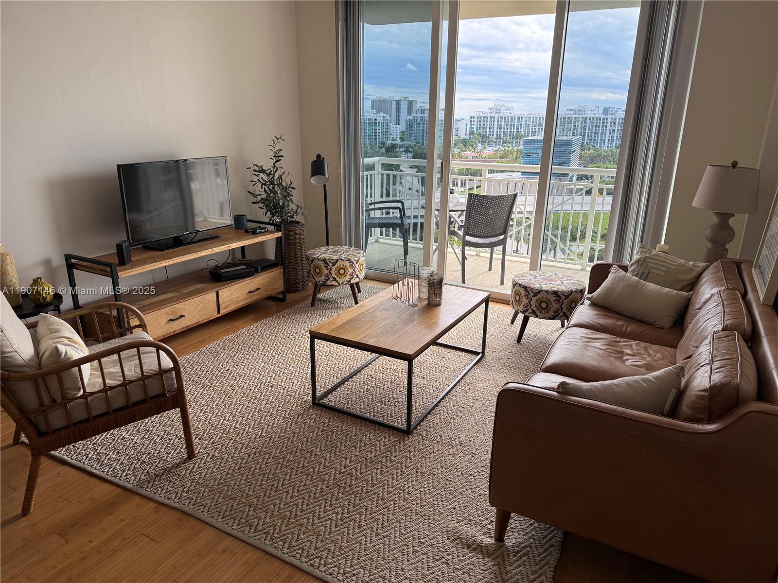 TURNBERRY ON THE GREEN CO - Residential Lease