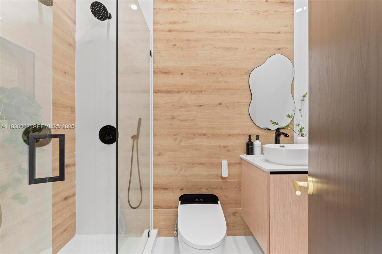 CENTURY GARDENS - Residential