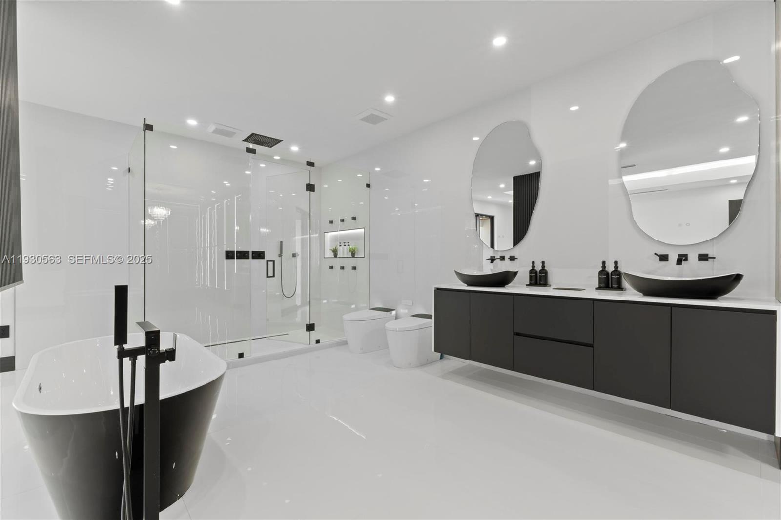 CENTURY GARDENS - Residential