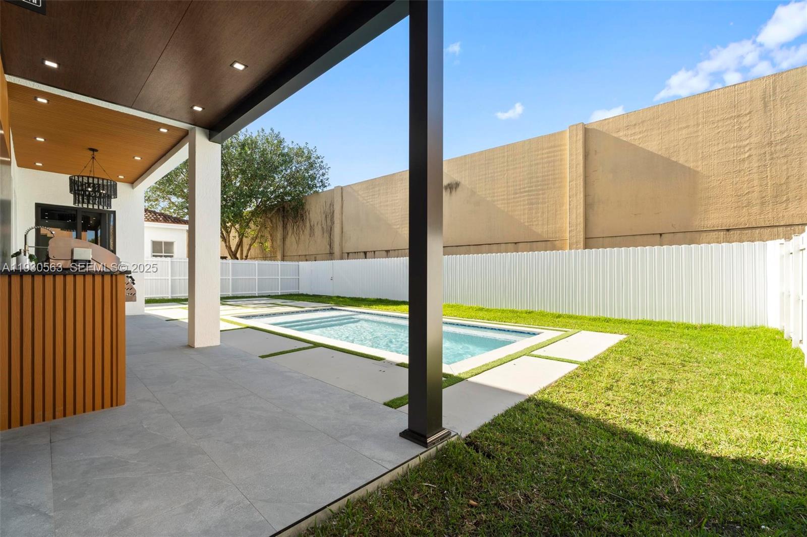 CENTURY GARDENS - Residential