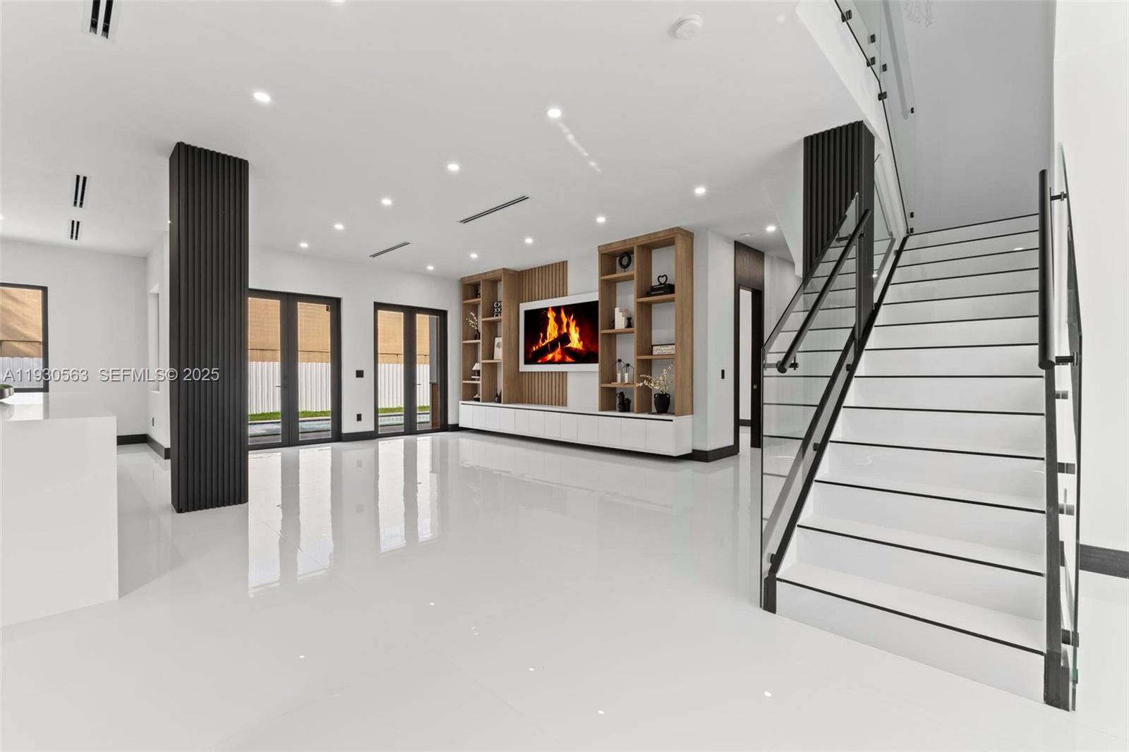 CENTURY GARDENS - Residential