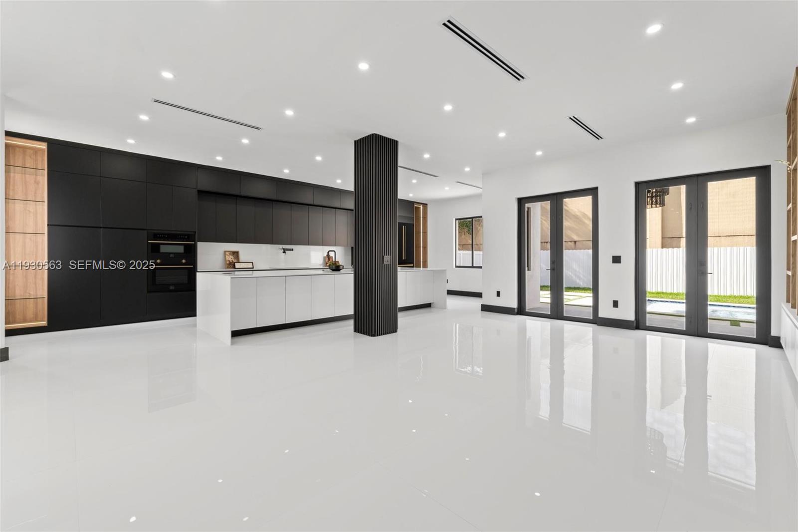 CENTURY GARDENS - Residential