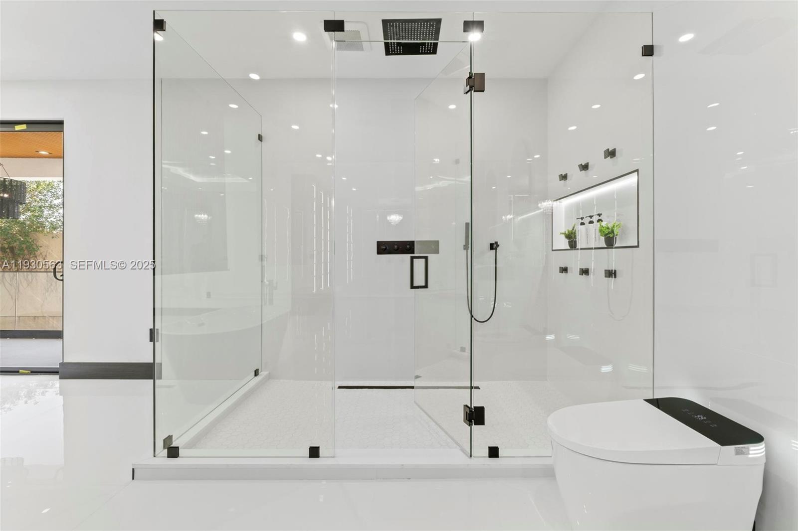 CENTURY GARDENS - Residential