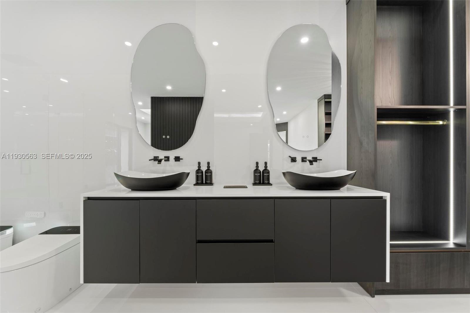 CENTURY GARDENS - Residential