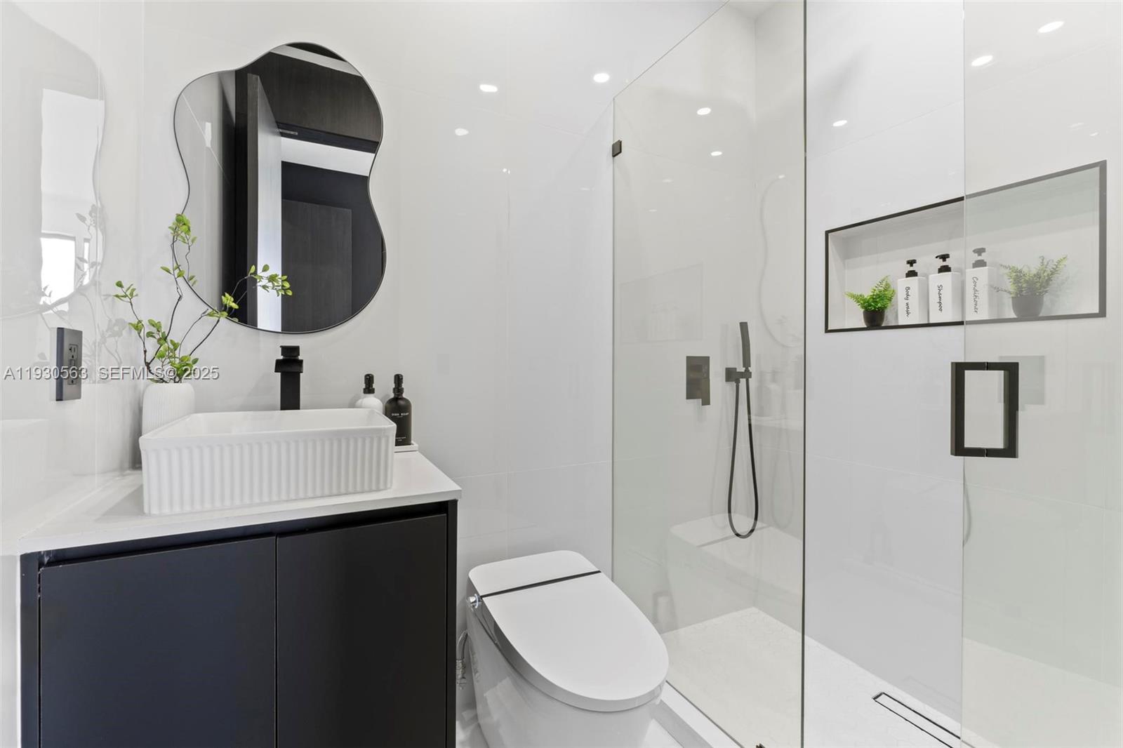 CENTURY GARDENS - Residential