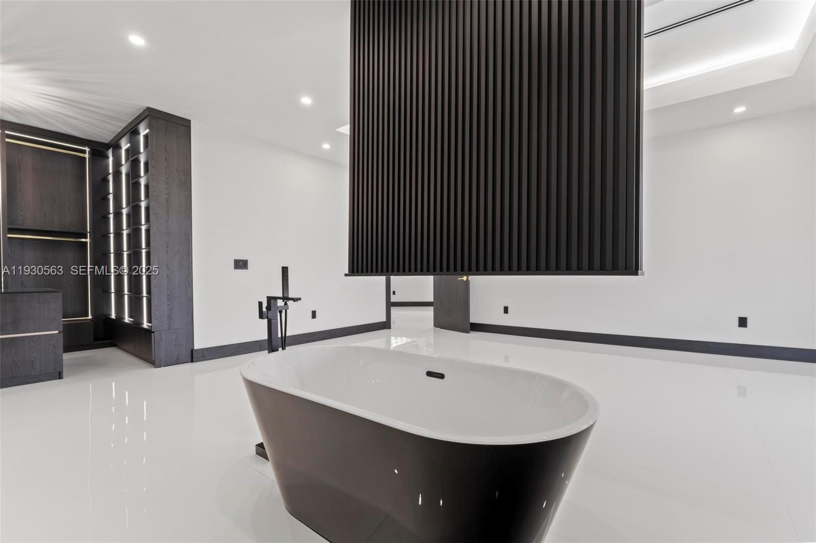 CENTURY GARDENS - Residential