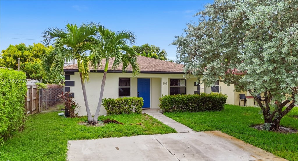 Photo of 209 NE 35th St #NA, Oakland Park, FL 33334 (MLS # A12092757)
