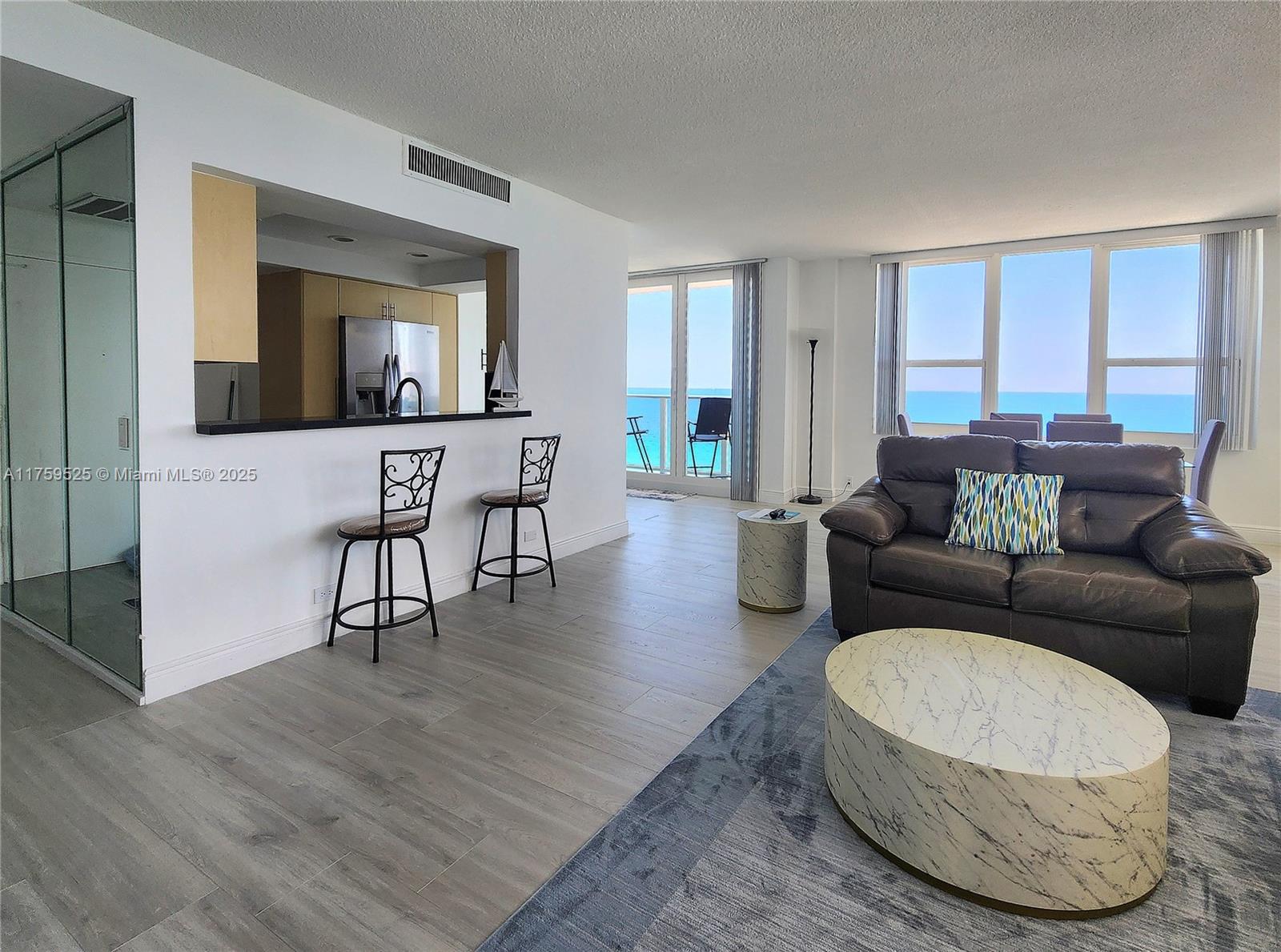 ALEXANDER TOWERS CONDO - Residential Lease