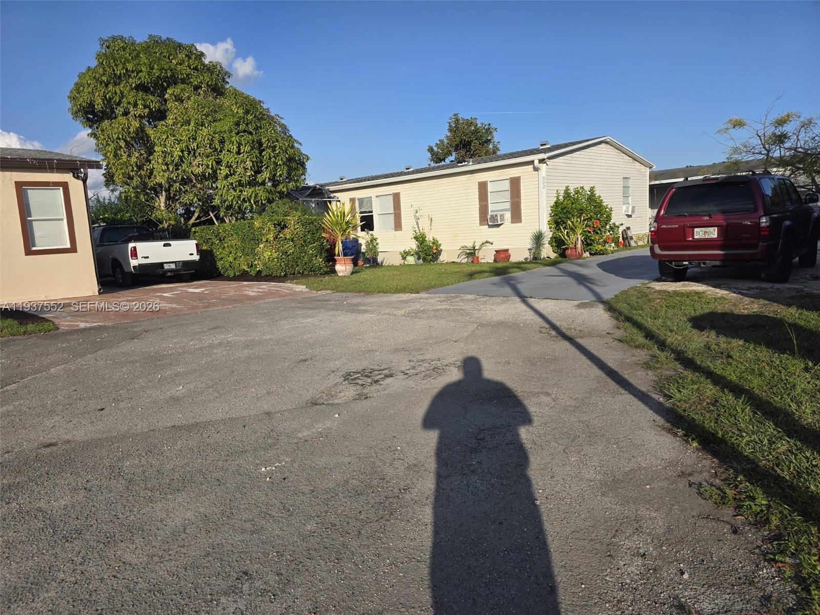 19800 SW 180 th Ave, Miami, FL, 33187/$320,000 2 19800 SW 180 th Ave