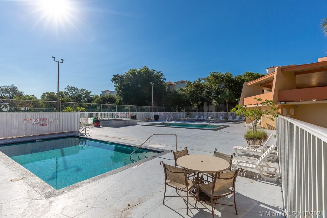 PARADISE POINTE CONDO - Residential Lease