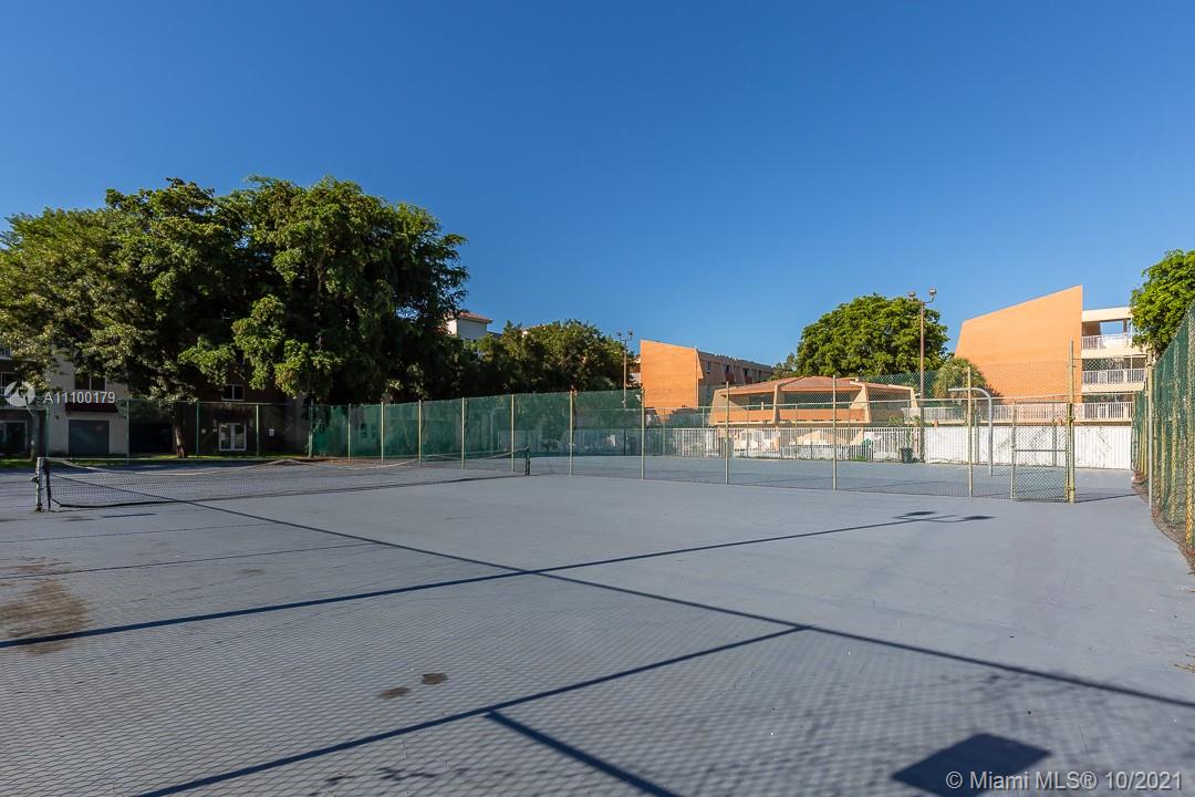 PARADISE POINTE CONDO - Residential Lease