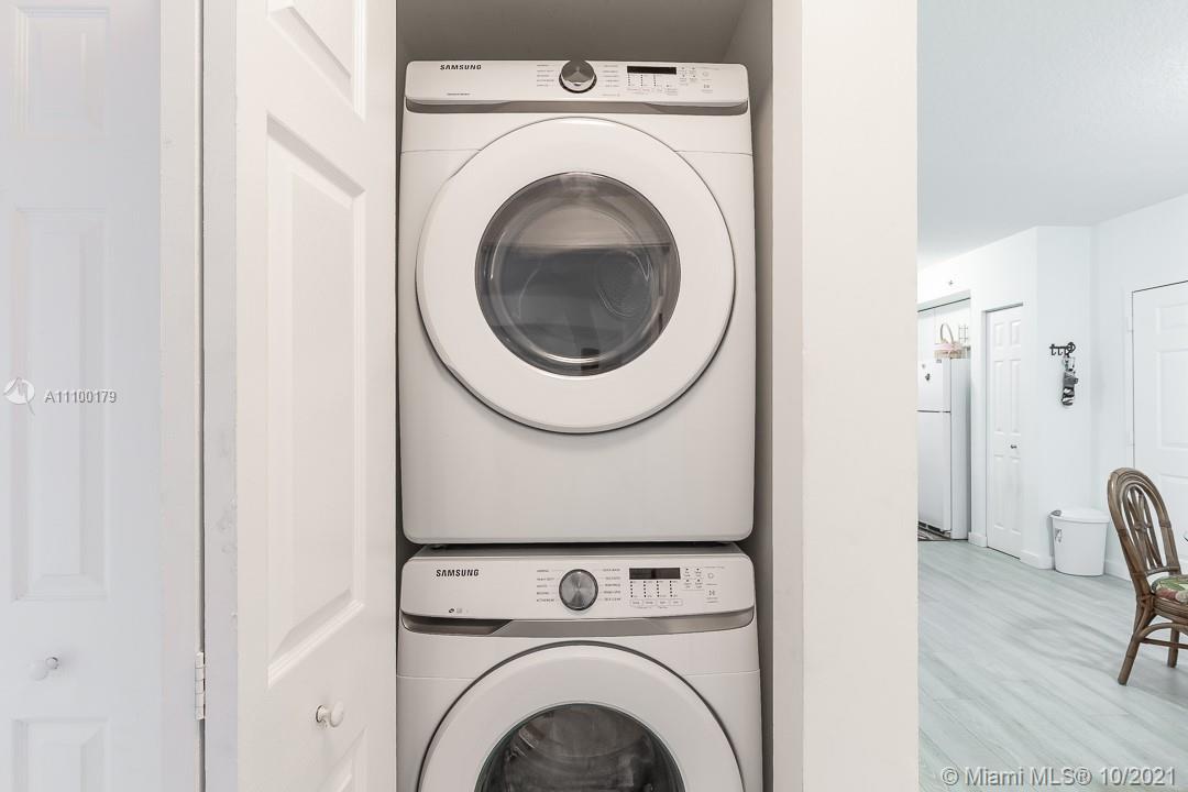 PARADISE POINTE CONDO - Residential Lease