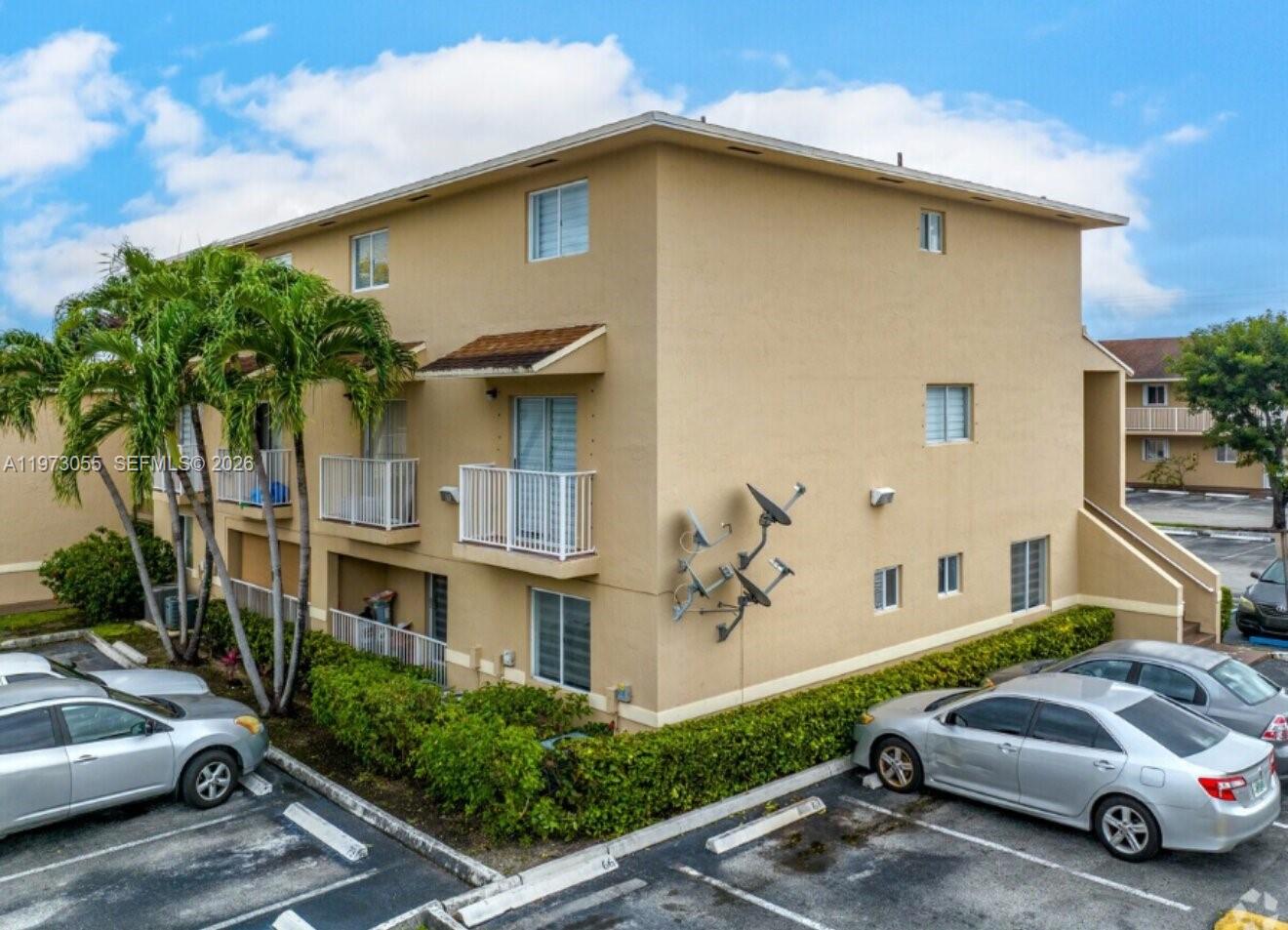 VILLA VERANDA CONDO - Residential