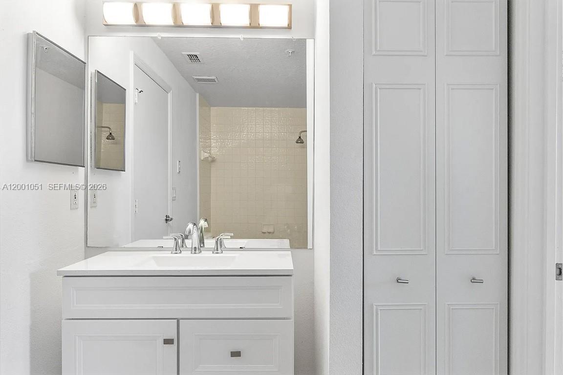 Palms Club Condo - Residential Lease