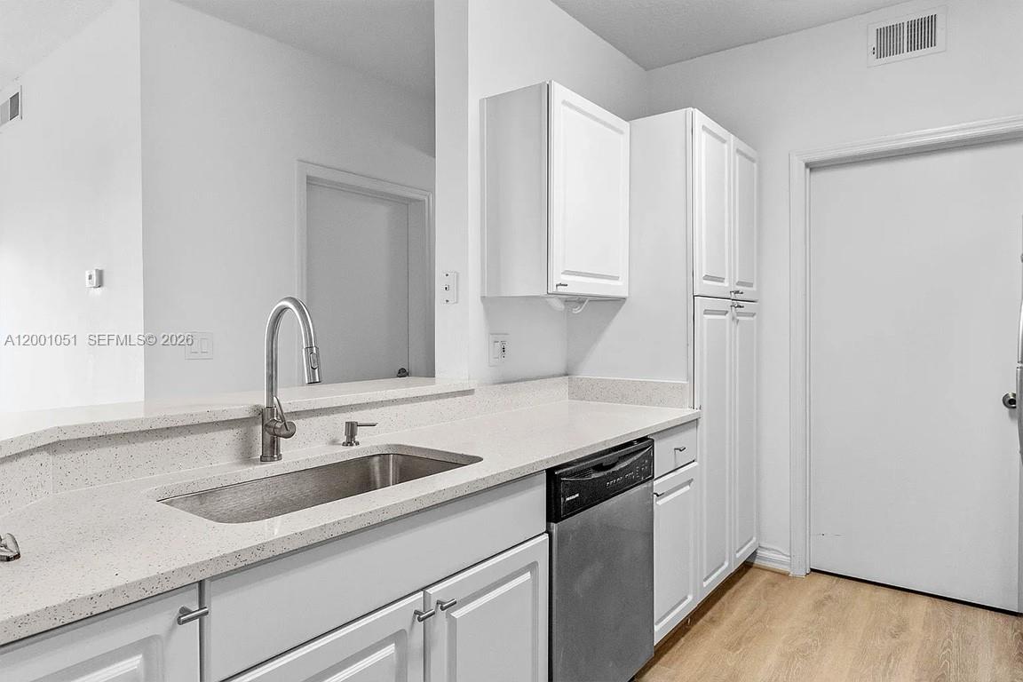 Palms Club Condo - Residential Lease