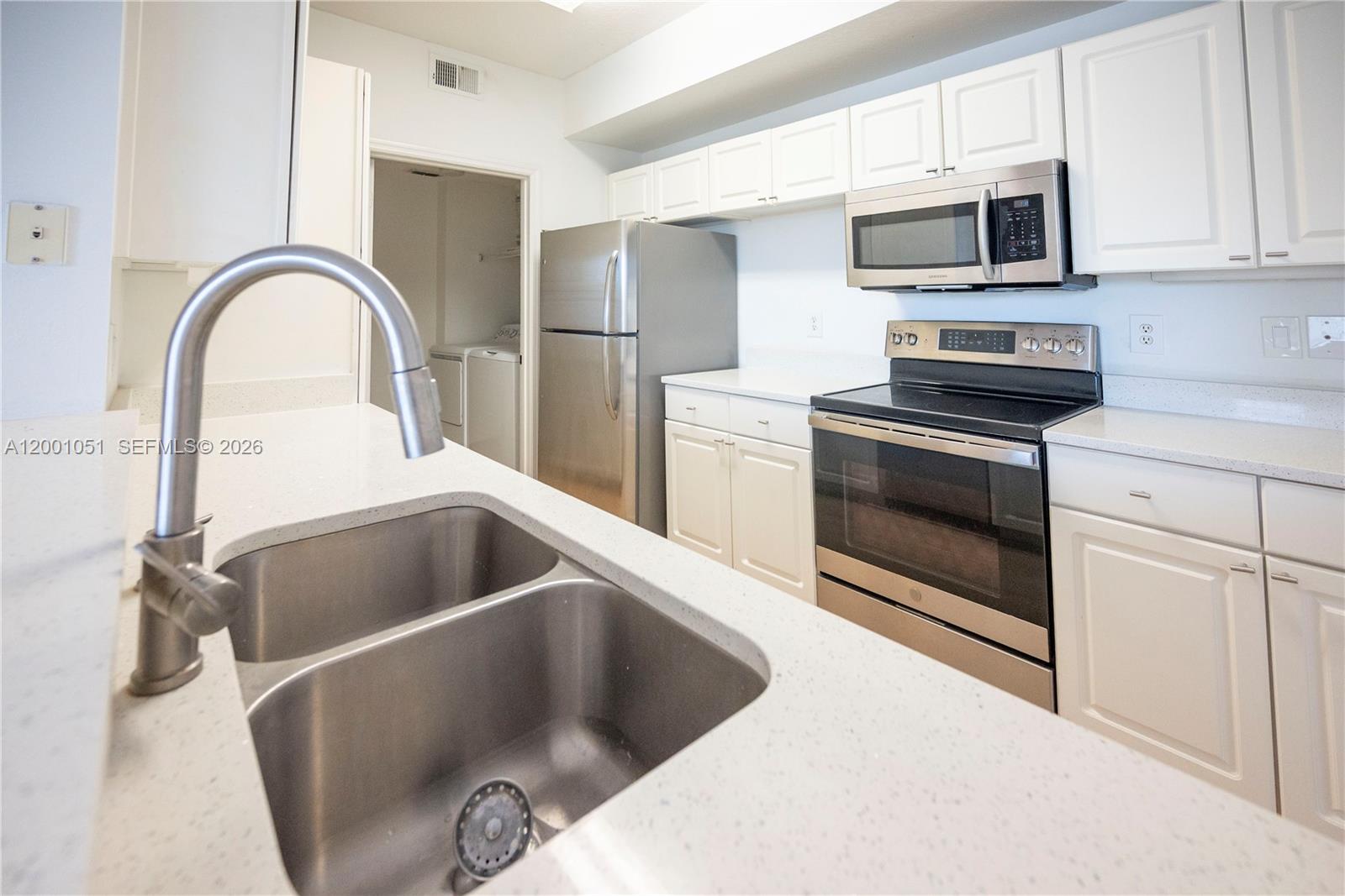 Palms Club Condo - Residential Lease