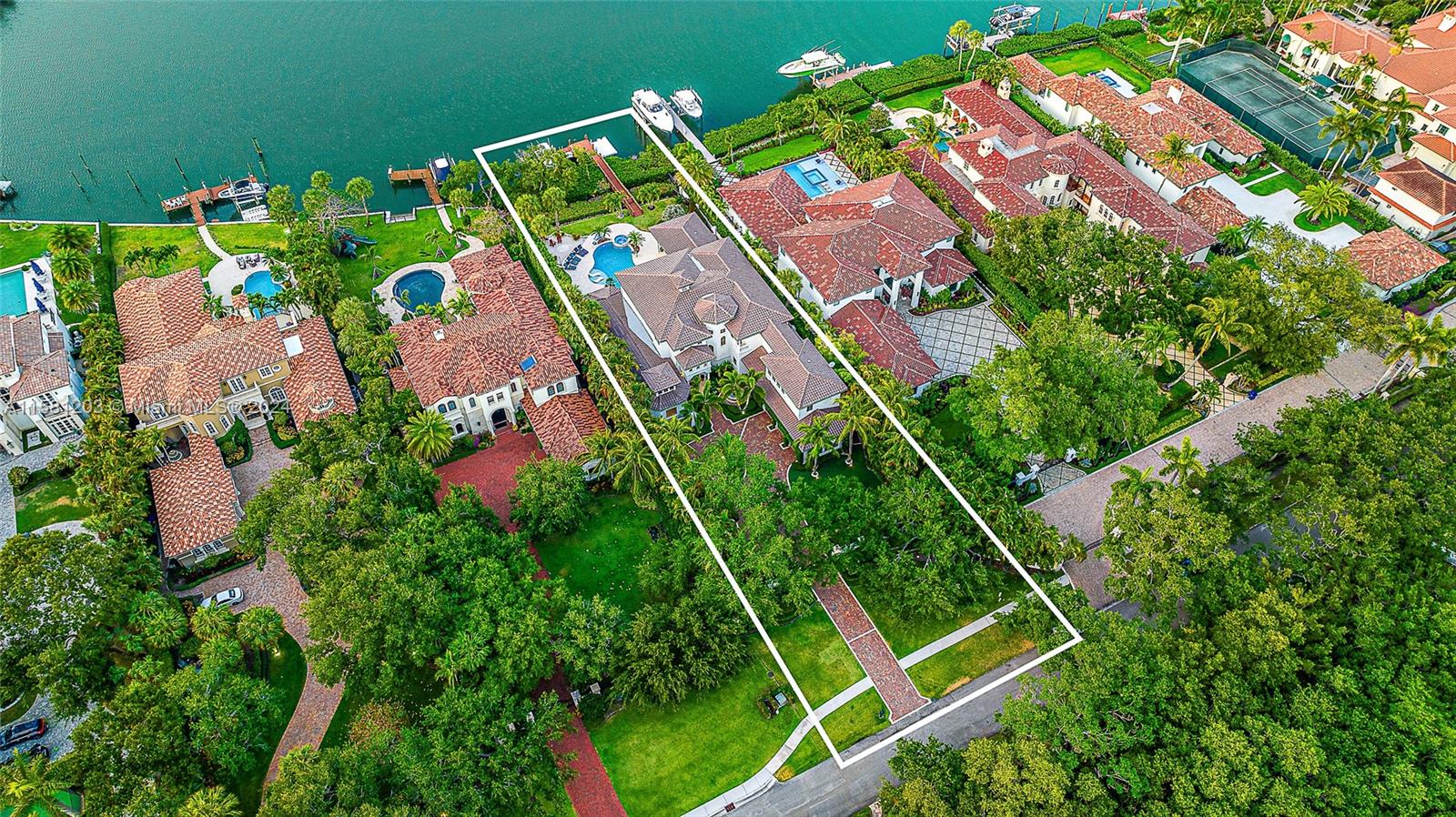 Property for Sale at 337 Old Jupiter Beach Rd Rd, Jupiter, Palm Beach County, Florida - Bedrooms: 5 
Bathrooms: 7  - $9,000,000