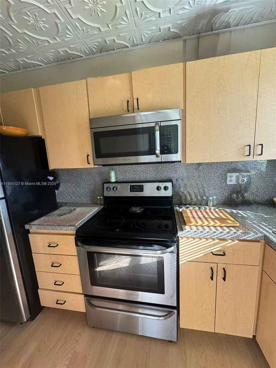 Charming Hallandale Beach Unit with Pool & Canal Views!
Welcome to 270 Layne Blvd #212! This well-maintained apartment features a practical kitchen with stainless steel appliances, a cozy enclosed balcony surrounded by lush greenery, and a tiled bathroom with a glass-enclosed shower/tub. Enjoy a peaceful setting with a community park overlooking the canal and a sparkling, well-kept pool. Ideally located near the beach, shops, restaurants, and Gulfstream Park—perfect for relaxed coastal living!
