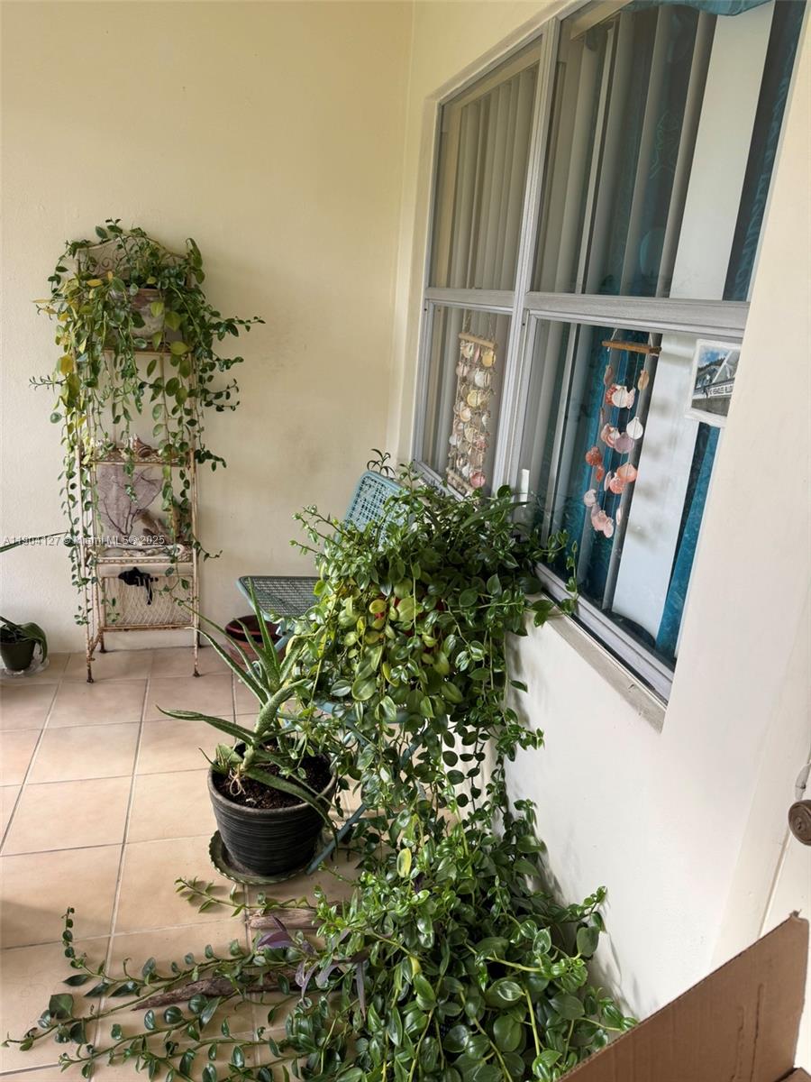 PARADISE BY THE SEA CONDO - Residential Lease