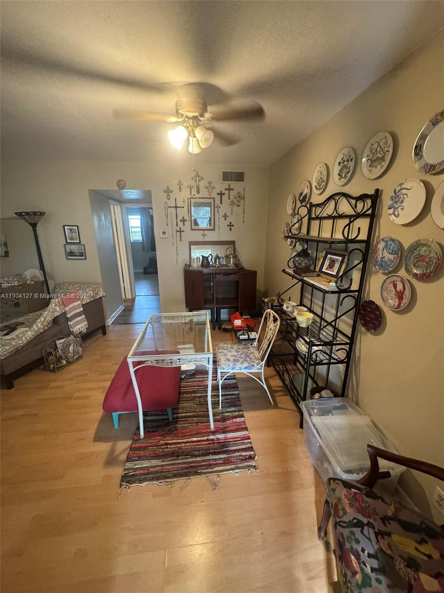 PARADISE BY THE SEA CONDO - Residential Lease