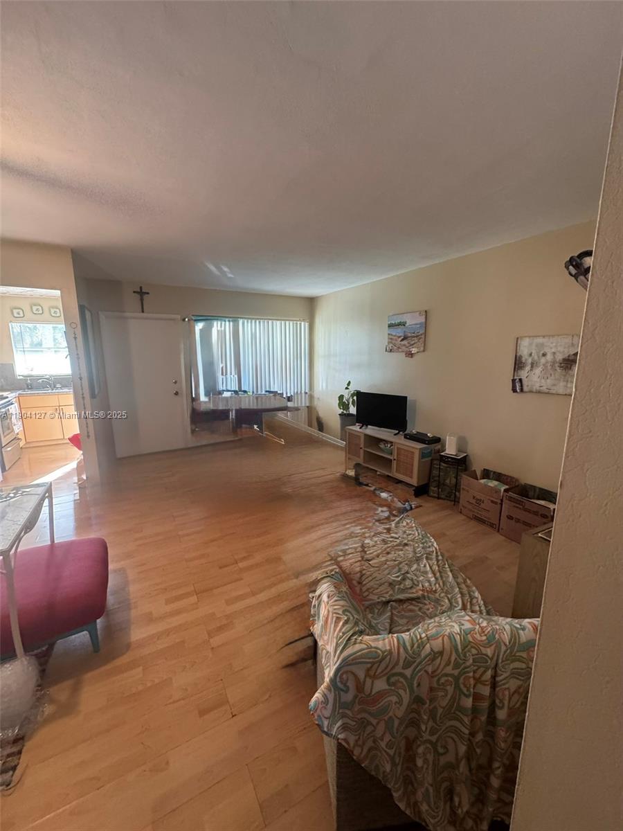 PARADISE BY THE SEA CONDO - Residential Lease