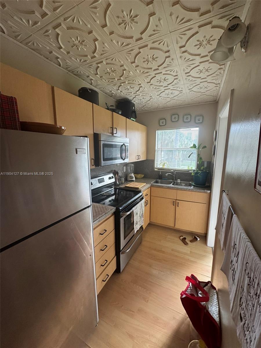 PARADISE BY THE SEA CONDO - Residential Lease