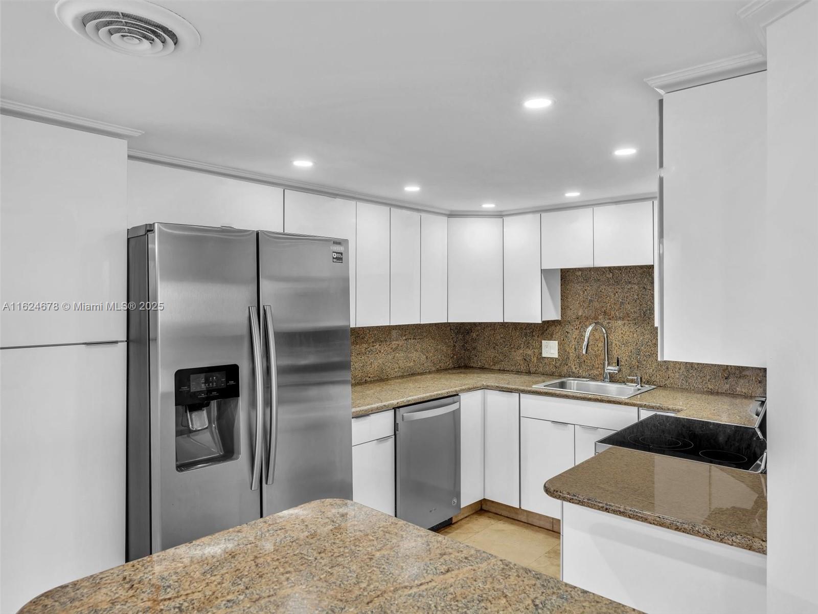 OLYMPUS CONDO PHASE C - Residential