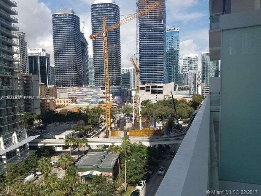 Stunning two-story loft at The Bond in the heart of Brickell. This residence features porcelain floors, soaring ceilings, floor-to-ceiling windows, and custom closets, offering a bright and sophisticated living space. Enjoy a modern kitchen equipped with Bosch appliances and a spacious terrace perfect for relaxing or entertaining.
The Bond at 1080 Brickell Avenue is a 44-story luxury condominium designed by Loguer with distinctive British-inspired architecture. Residents enjoy five-star amenities, including a zero-edge resort-style pool with waterfall, state-of-the-art fitness center, and the iconic Abbey Road–style entrance. Offered with a one-year lease and ideally located just steps from dining, shopping, nightlife, and major business centers—truly close to everything Brickell has to offer.
