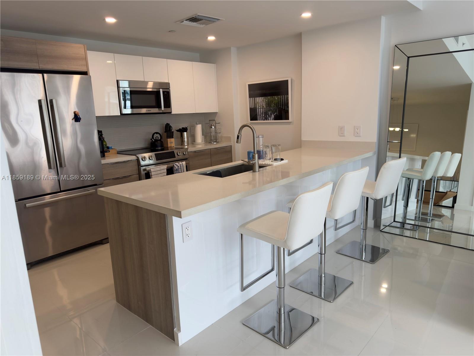9940 W Bay Harbor Dr 4A-S