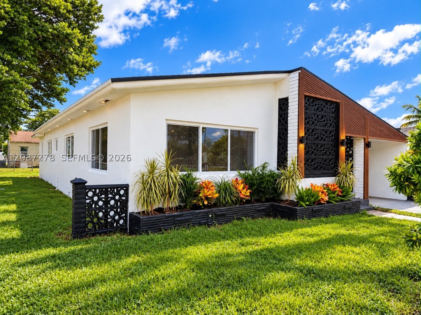 940 NW 67th St, Miami FL 33150