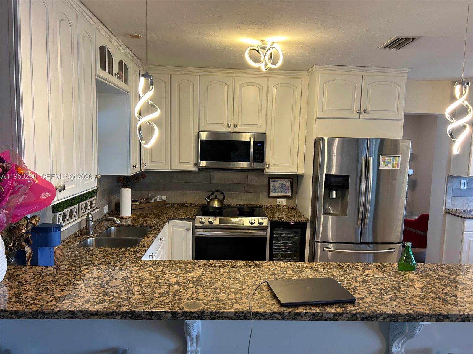 PLANTATION PARK THIRD ADD - Residential