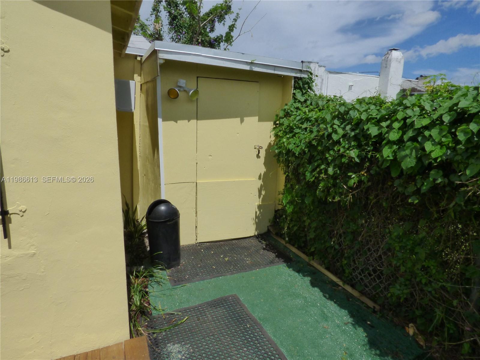 EVERGLADES AVENUE HGTS RE - Residential