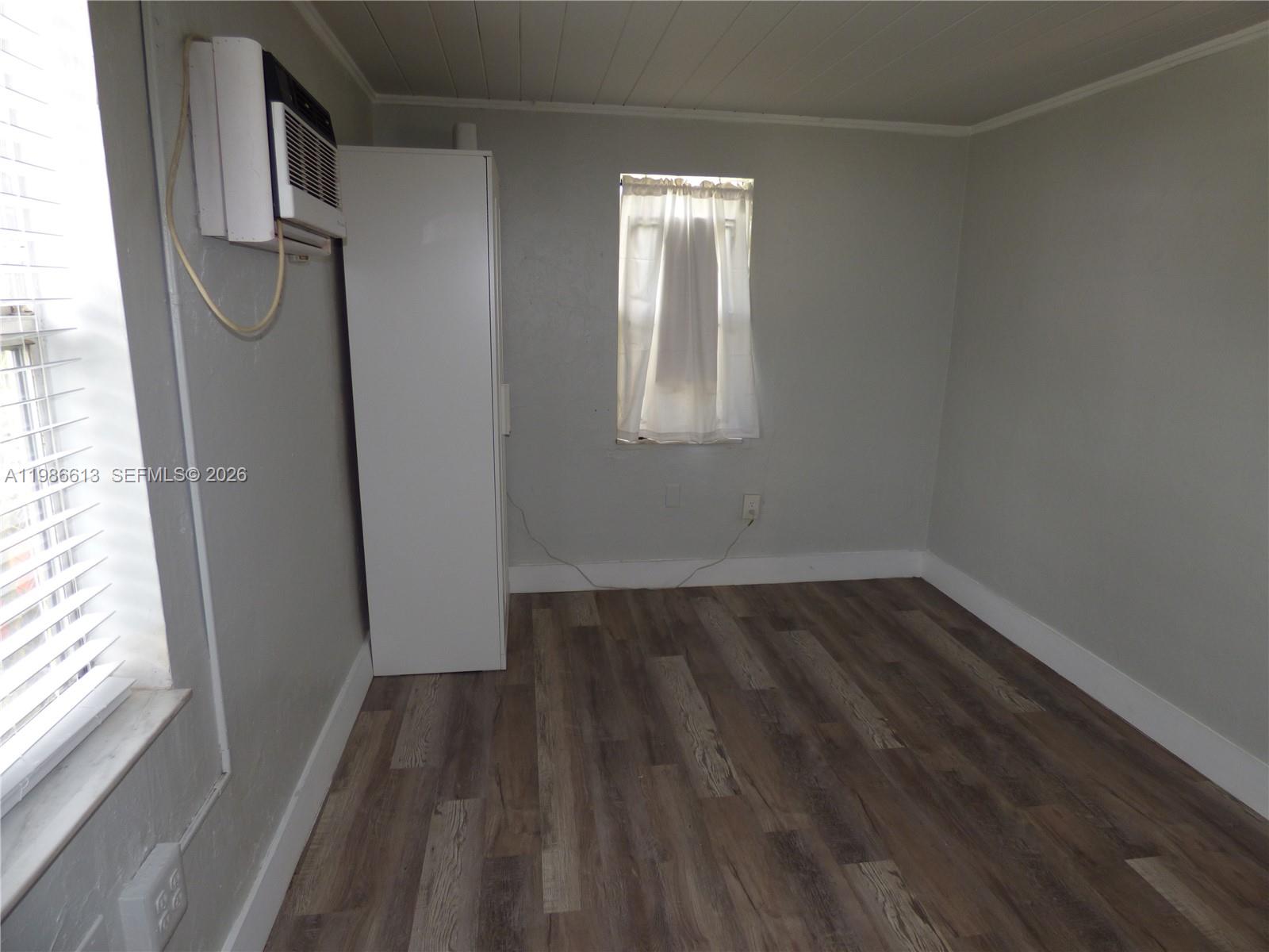 EVERGLADES AVENUE HGTS RE - Residential