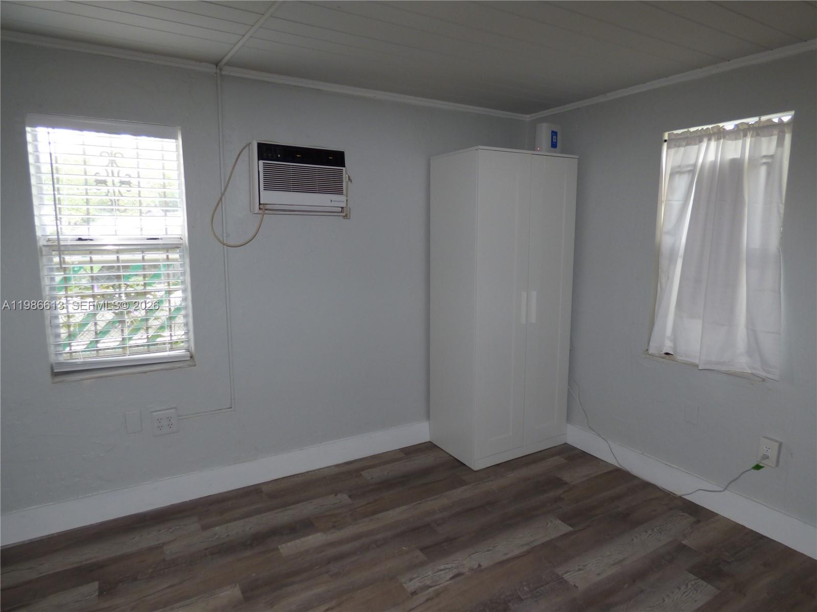 EVERGLADES AVENUE HGTS RE - Residential