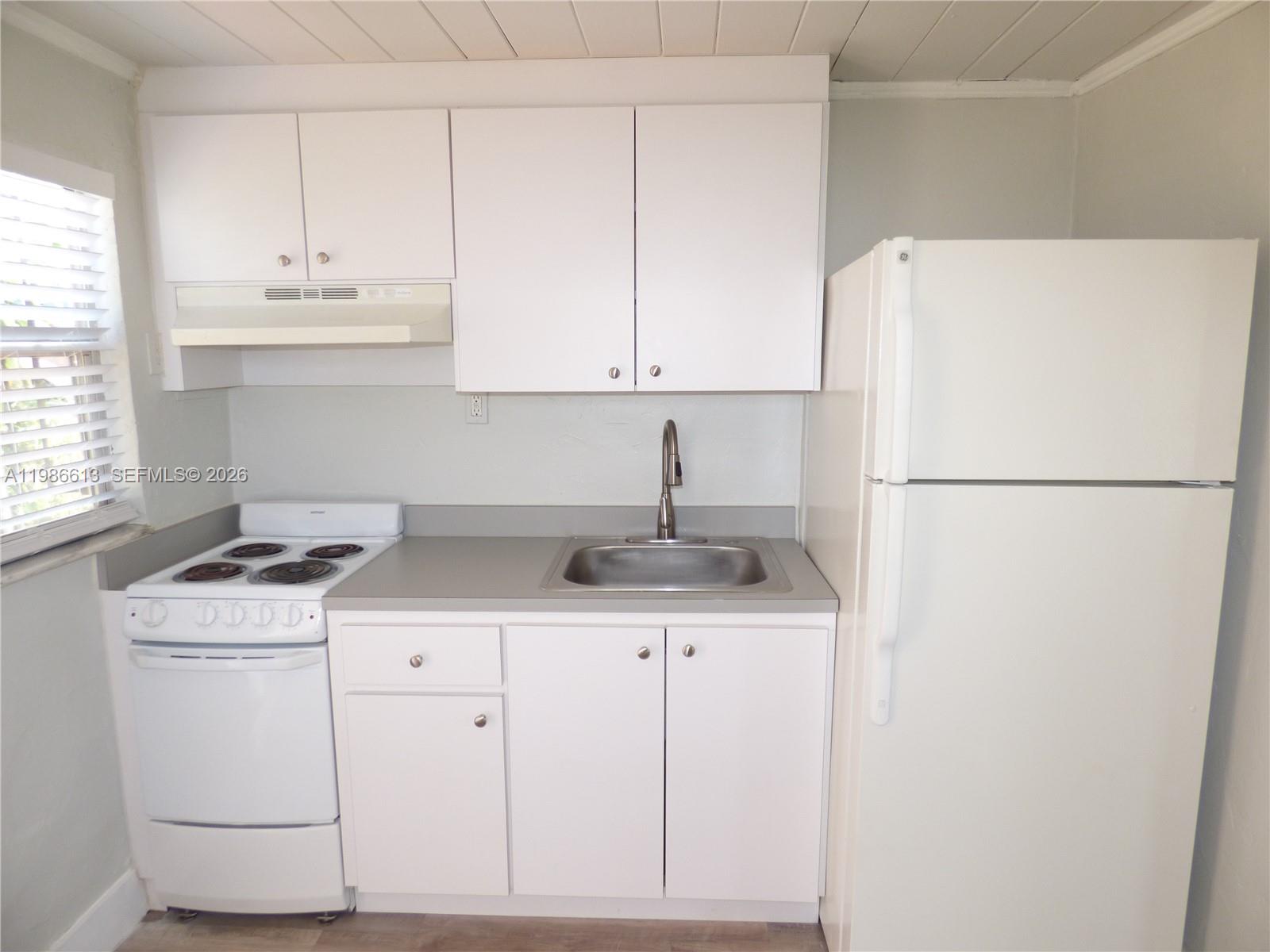 EVERGLADES AVENUE HGTS RE - Residential