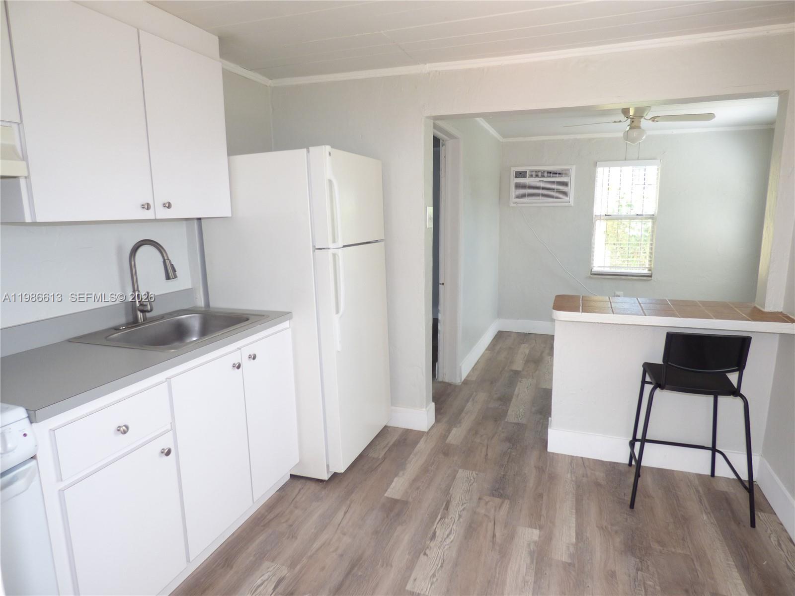 EVERGLADES AVENUE HGTS RE - Residential