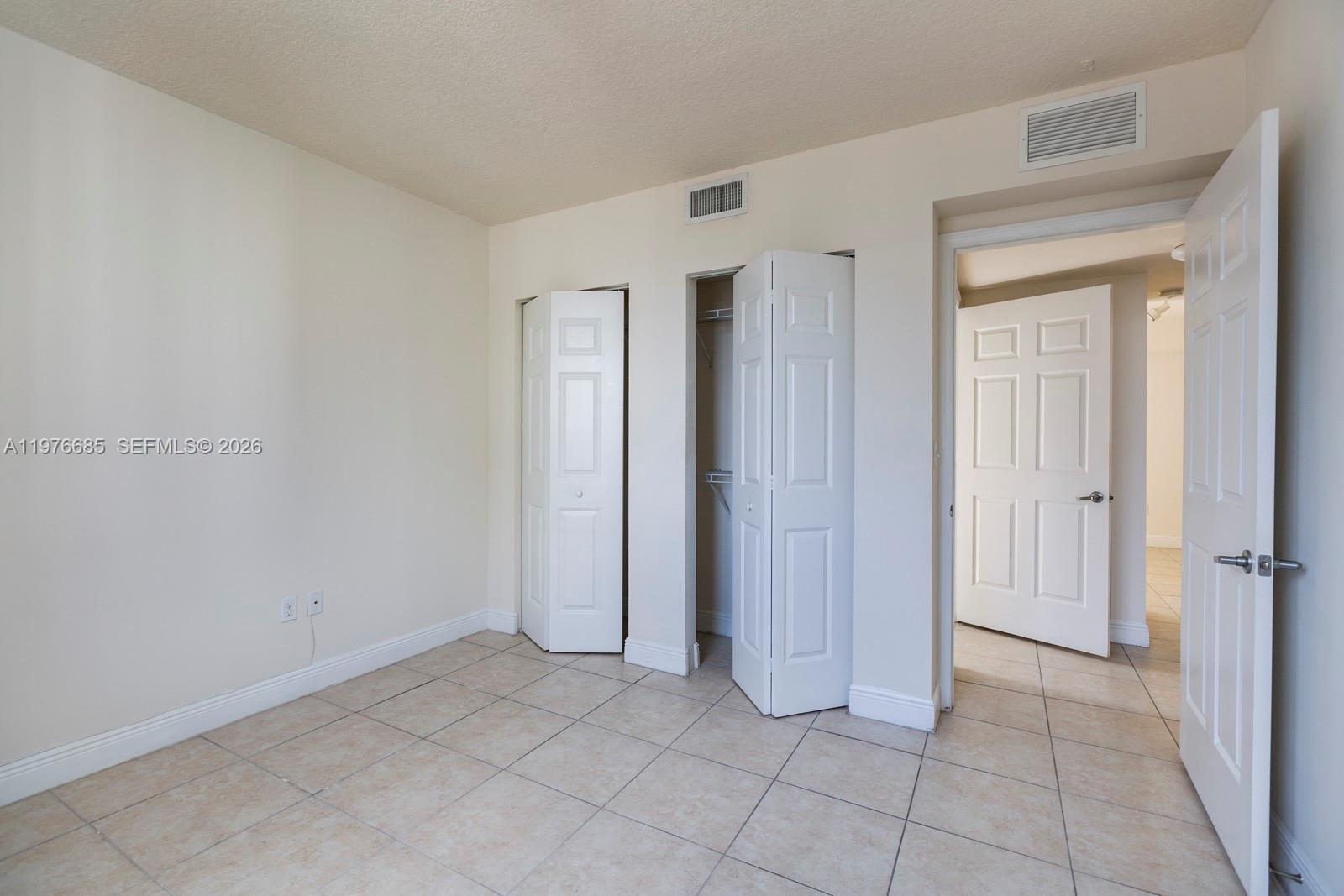 SHORELAWN - Residential Lease