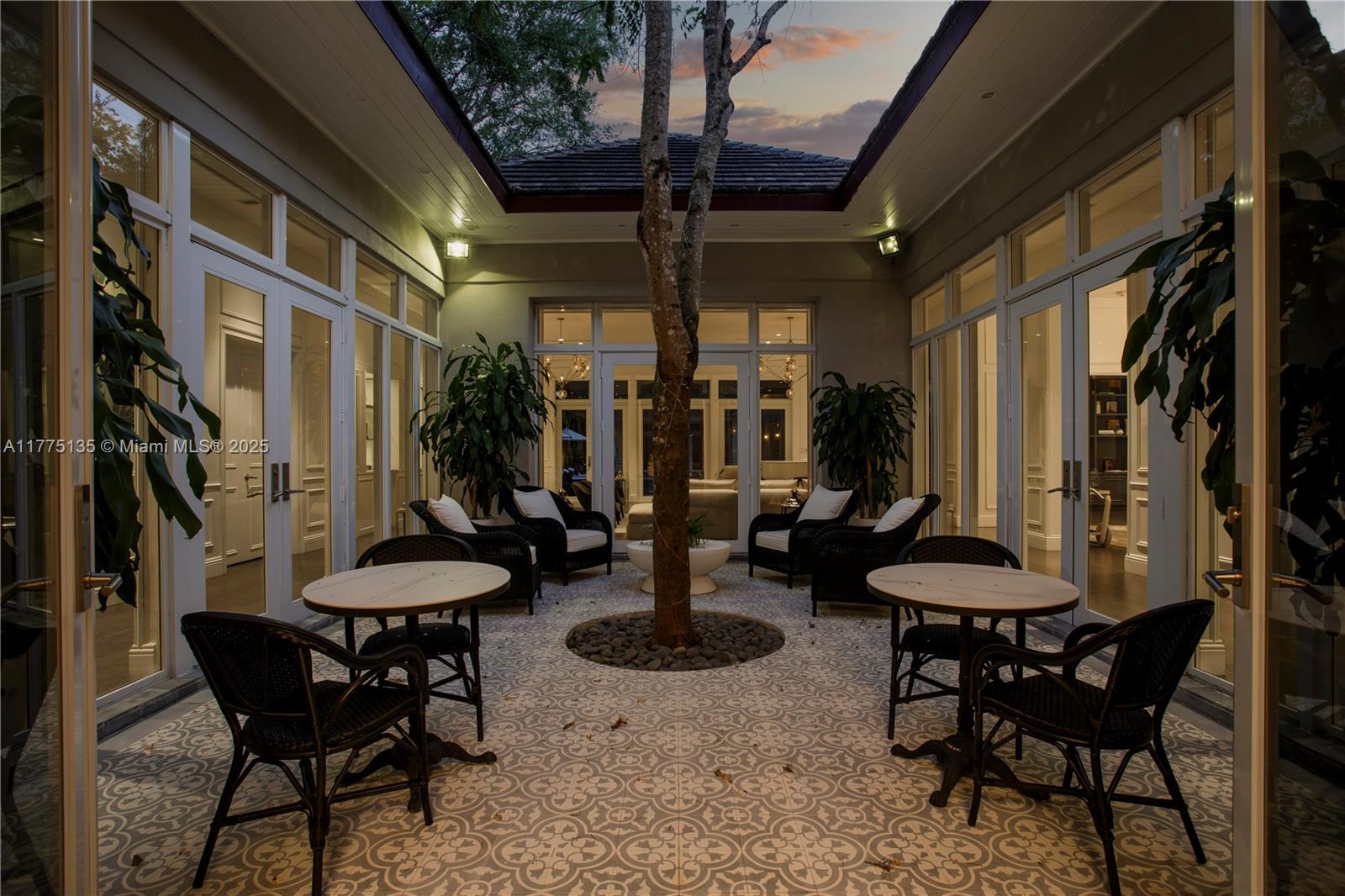 CLEVELAND PARK - Residential
