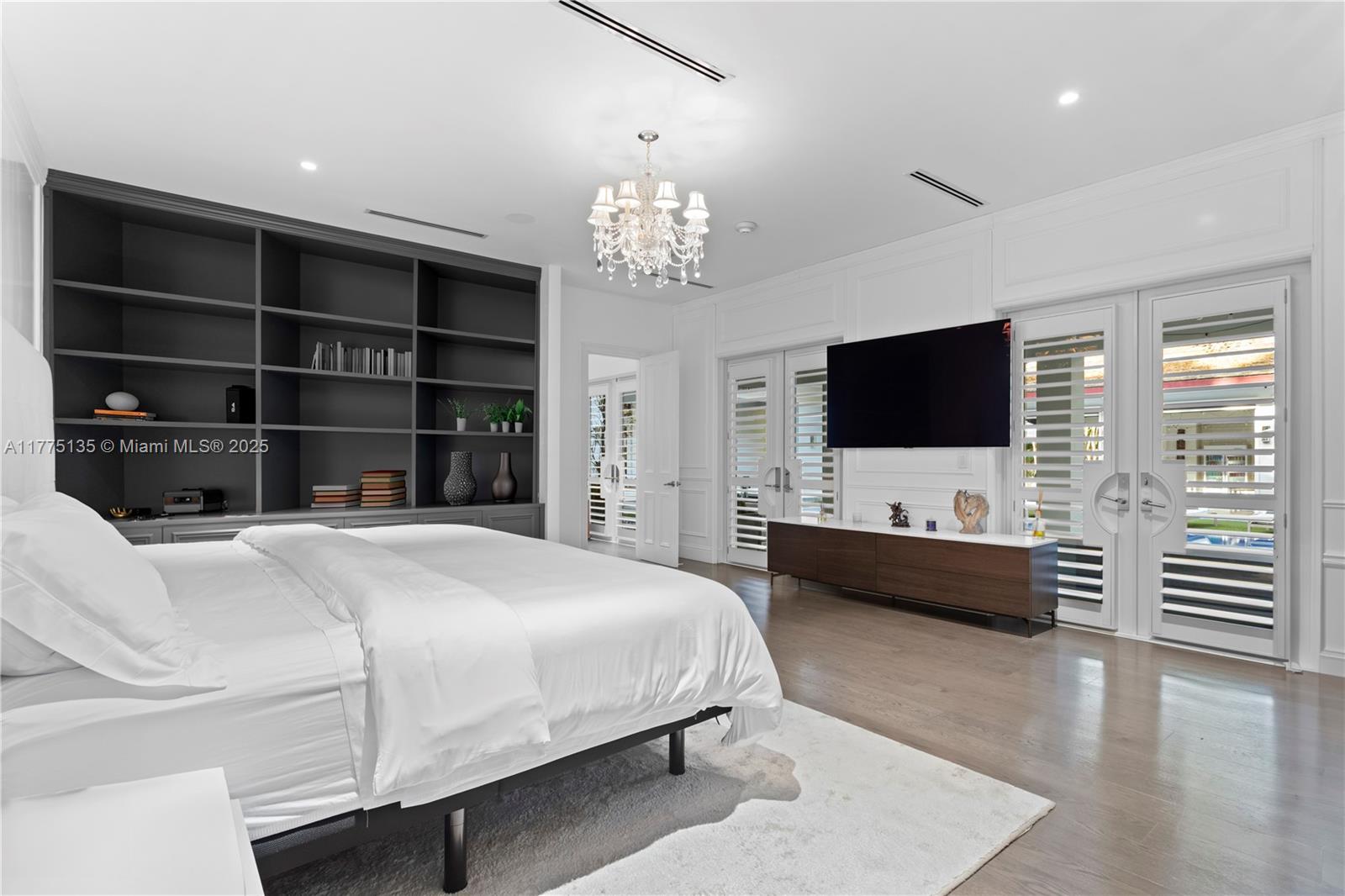 CLEVELAND PARK - Residential