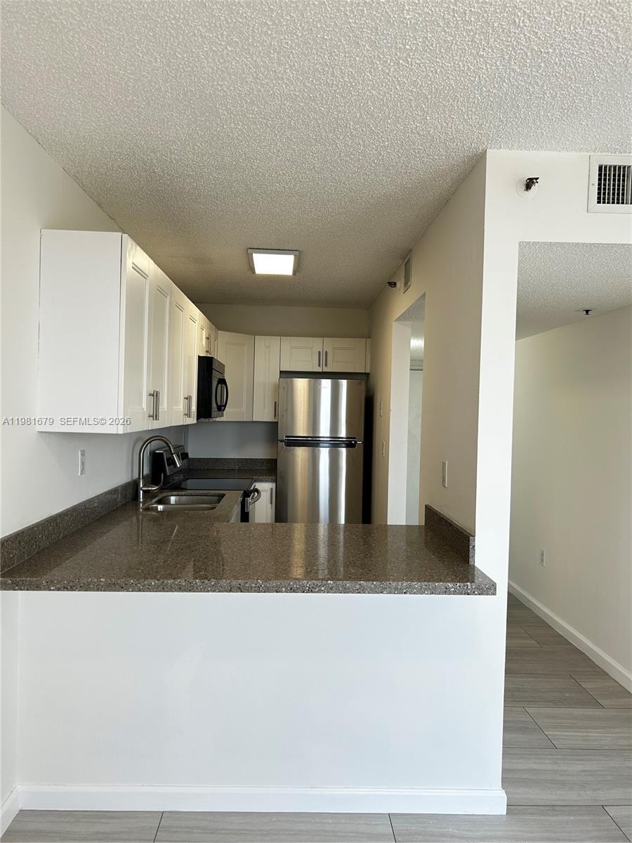 RIVER RUN CONDO PH I - Residential Lease