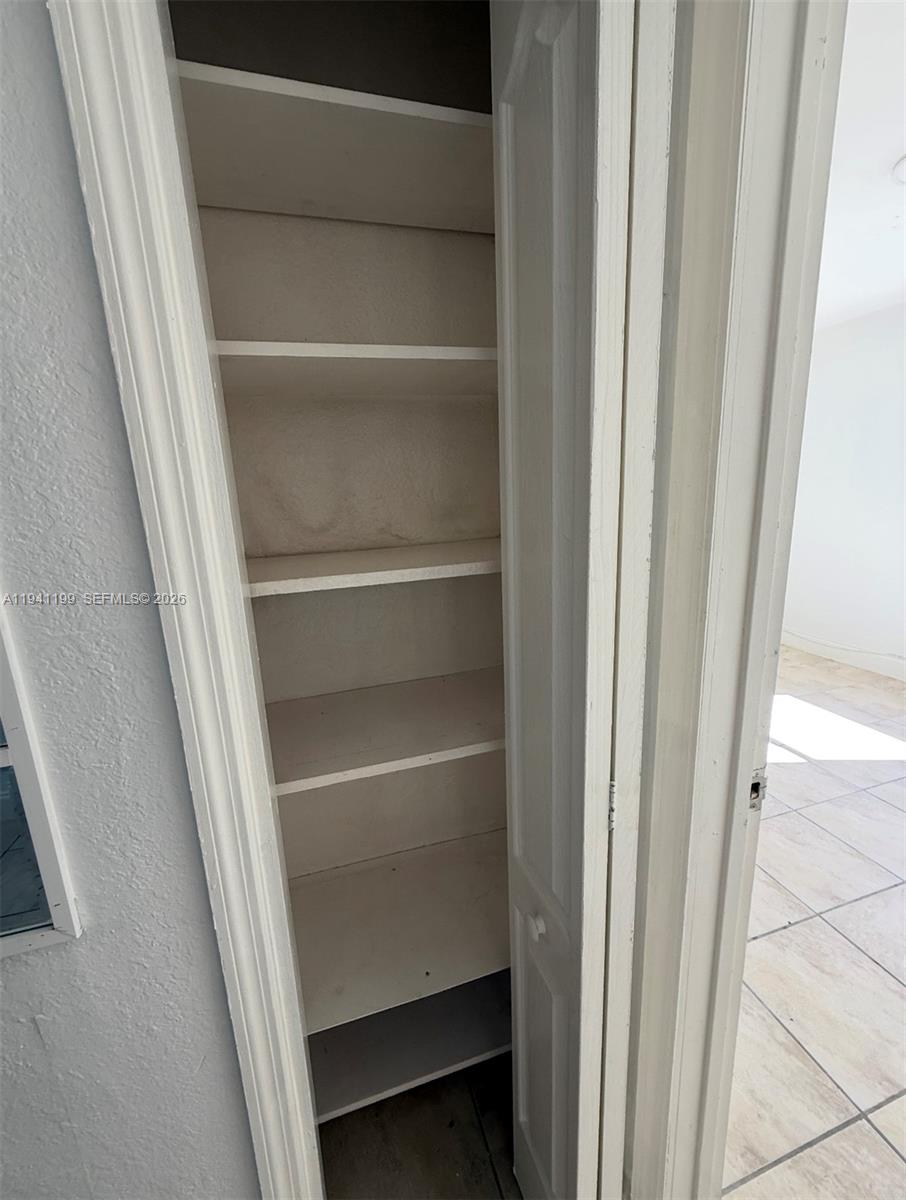 AVOCADO MANOR - Residential