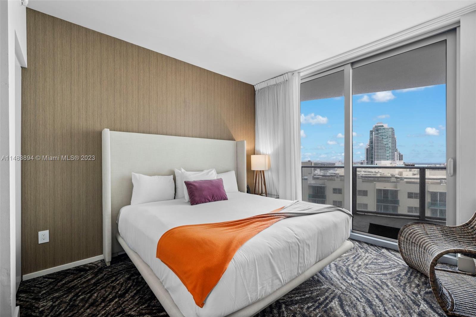 HYDE BEACH RESORT - Residential Lease