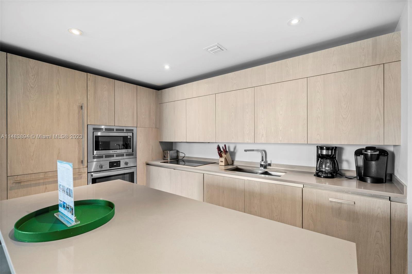 HYDE BEACH RESORT - Residential Lease