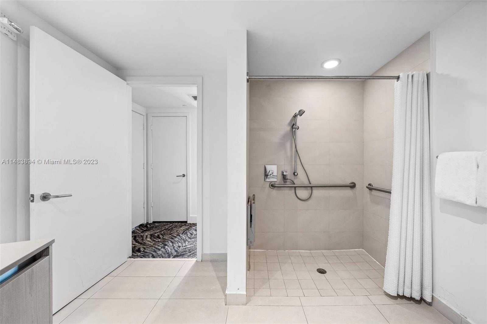 HYDE BEACH RESORT - Residential Lease